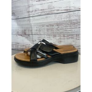 Clarks Jemsa Criss Cross Leather Wedge
Sandals Black Leather size 9M